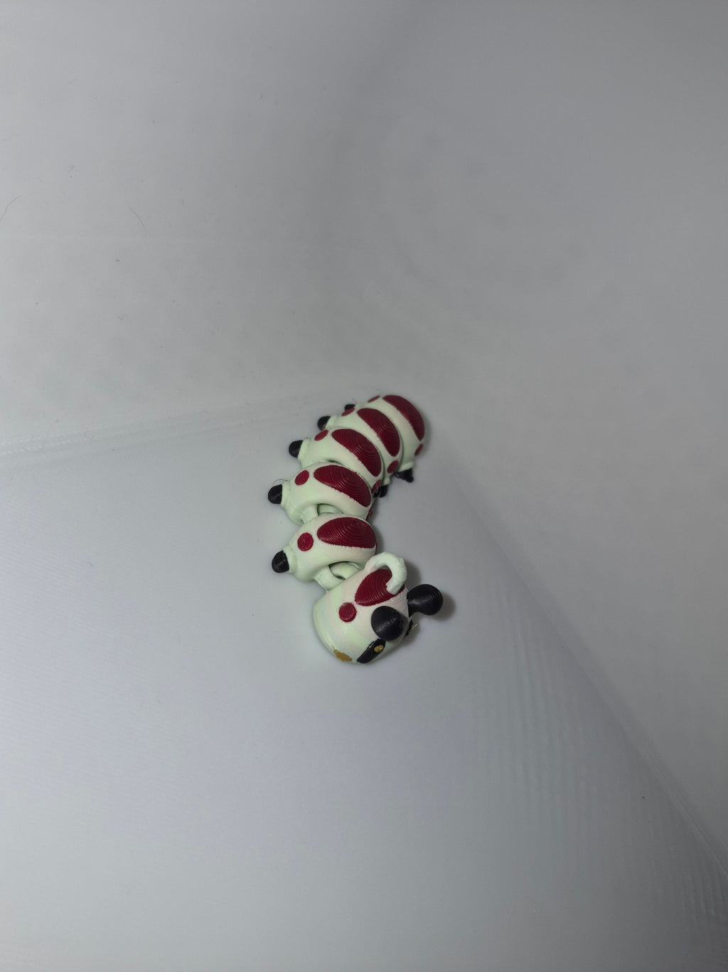 🐛 Carla the Caterpillar – Articulated Desk Buddy