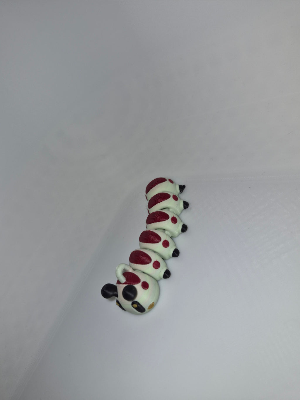 🐛 Carla the Caterpillar – Articulated Desk Buddy