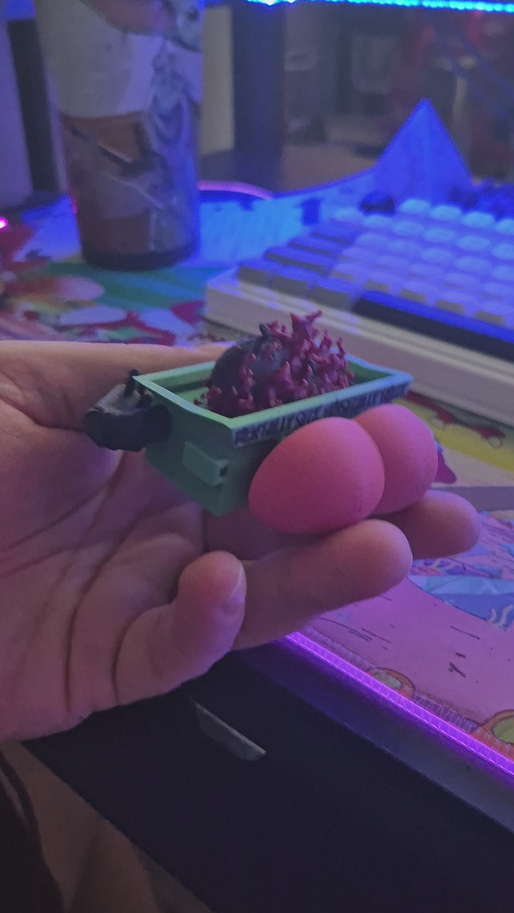 Dumpster Fire Booty Clicker